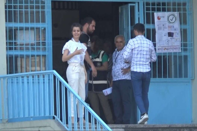 Sınava geç kalan adaylar içeri alınmadı