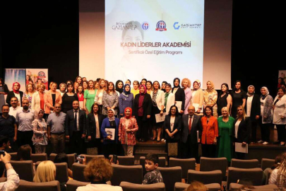 LİDER KADINLAR SERTİFİKALARINI ALDI