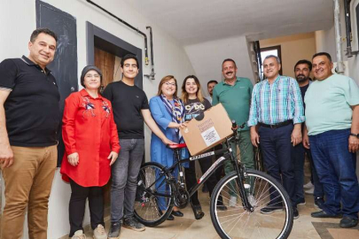 Başkan Şahin'den LGS Türkiye birincisine ziyaret