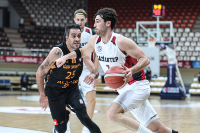 Gaziantep Basketbol kendi sahasında kaybetti 72-77