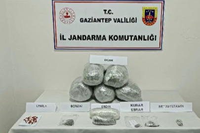 Gaziantep'te 1 kilo eroin, 7 kilo skunk ile 1 ton kaçak tütün ele geçirildi