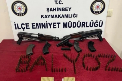 Gaziantep'te baskında 2 AK-47 ve ruhsatsız tabanca ele geçirildi