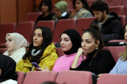 GAÜN’de Triko Örgüde Tasarım Aşamaları Söyleşisi