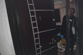 Baskın yapan polislere ateş açarak kendisini yaralayan şahıs yakalandı