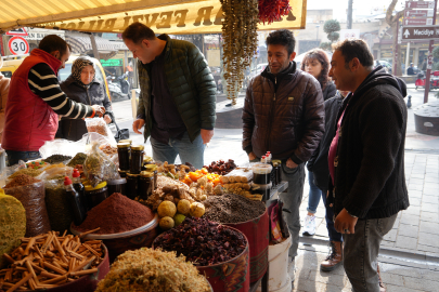 Vatandaşlar şifayı aktarda arıyor