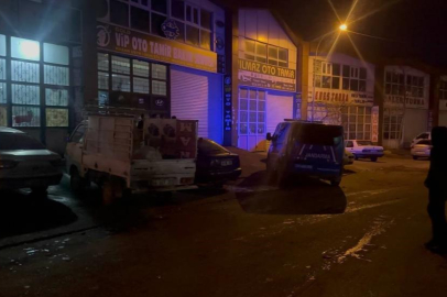 Oto sanayi esnafı ile müşteriler arasında silahlı kavga: 1'i ağır 3 yaralı