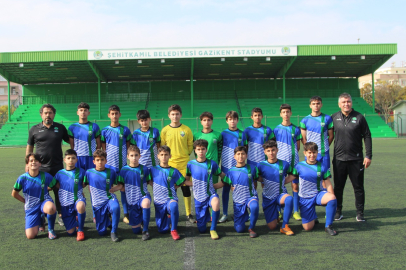 Şehitkamilli yıldızlar futbol arenasında parlıyor