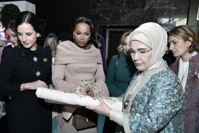 Emine Erdoğan, lider eşleriyle coğrafi işaretli ürünler ve dokuma el sanatları sergisini gezdi