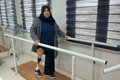 Enkazda eşini ve sağ bacağını kaybeden kadın protezine kavuştu
