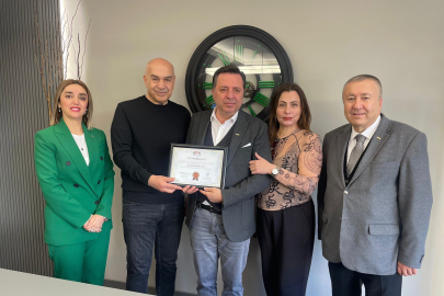 Gaziantep Tüccarlar Kulübü'nden Kuyucu'ya üyelik belgesi