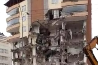 Çağla Apartmanı siyaset kurbanı mı?