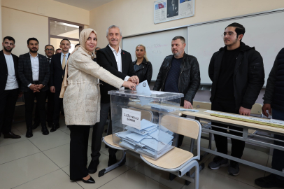 Şahinbey’de Tahmazoğlu oyunu eşiyle kullandı