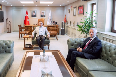 Tahmazoğlu'nu ilk tebrik eden isim Gaziantep Valisi Kemal Çeber oldu