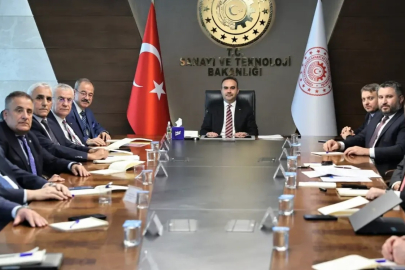 Bakan Kacır Konukoğlu ve Büyükekşi’yi ağırladı