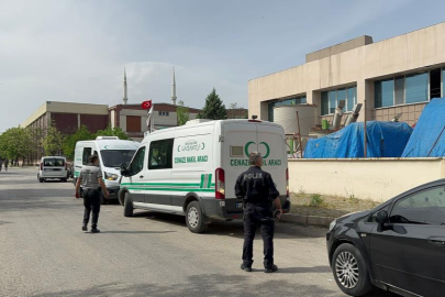Aynı fabrikada çalıştığı arkadaşını öldürdükten sonra intihar etti