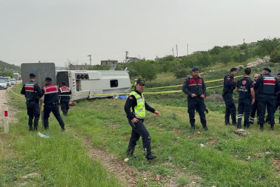 Gaziantep’te yolcu taşıyan midibüs devrildi: 1 ölü, 7 yaralı