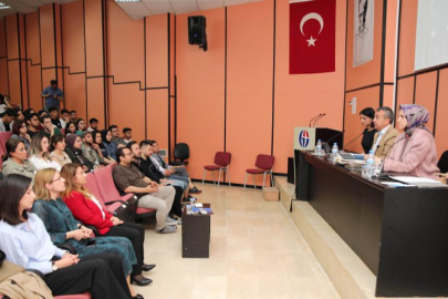 Üniversite sanayi sektör buluşmaları etkinliğine öğrencilerden yoğun ilgi