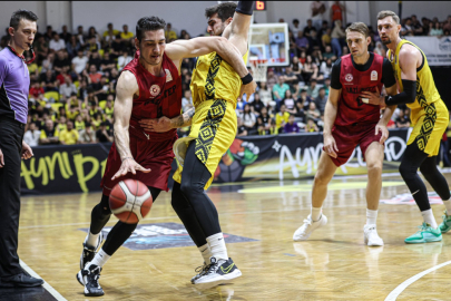 Mersin’de olay var! Gaziantep Basketbol ilk maçı kaybetti