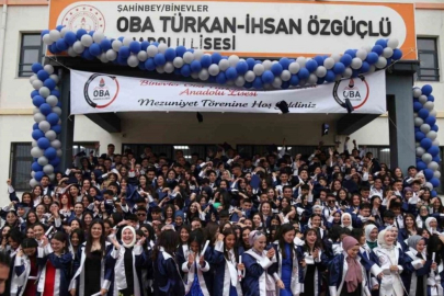 Oba Türkan-İhsan Özgüçlü Anadolu Lisesi ilk mezunlarını verdi