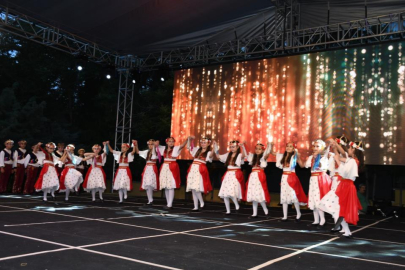 Gaziantep Kolej Vakfı öğrencilerinden dans şöleni