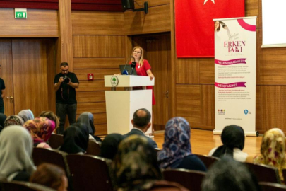 Gaziantepli kadınlar, meme kanseri farkındalık hareketi için bir araya geldi
