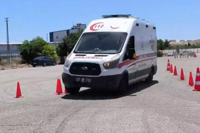 Gaziantep’te ambulans sürüş eğitimleri nefes kesti
