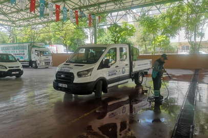 Şahinbey Belediyesi Kurban Bayramında kötü kokuları engelliyor