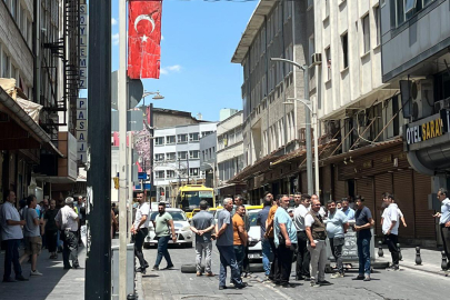 Gaziantep'te Karagöz esnafının zabıta isyanı! Yolu trafiğe kapattılar