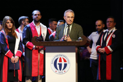 Rektör Prof. Dr. Özaydın: “Karamsar olmayın, Türkiye’nin ve sizin önünüz açık”