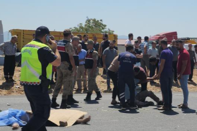 Kamyonetle çarpışan motosikletteki 2 kişi öldü