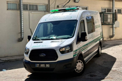 Otomobil traktöre arkadan çarptı: 2 ölü, 3 yaralı