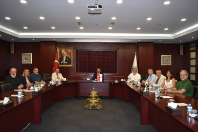 Gaziantep Tüccarlar Kulübü, Gaziantep Ticaret Odası Başkanı Tuncay Yıldırım'ı ziyaret etti 