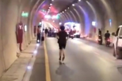 Kontrolden çıkarak savrulan motosiklet 2 genci hayattan kopardı