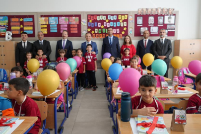 Gaziantep'te bin 490 okulda 750 bin öğrenci ders başı yaptı