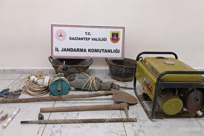 Gaziantep'te kaçak kazı yapanlar jandarmadan kaçamadı