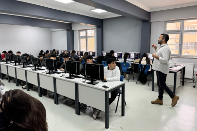 Gençlere yapay zeka ve dijital gelecek eğitimi