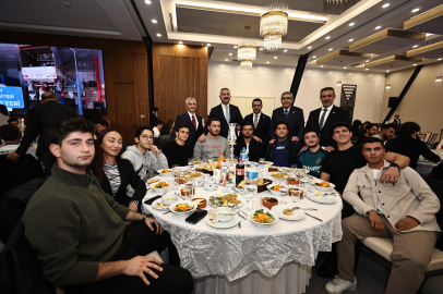 Tahmazoğlu'ndan gençlere sürpriz