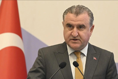 Bakan Bak, üniversiteli öğrencilerle bir araya geldi