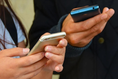 Cep telefonlarına sınırlama getirildi!