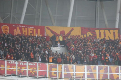 Galatasaraylı taraftarlardan takımına destek