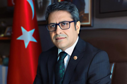 Gaziantep Milletvekili Şahin’den yeni Suriye bayrağı önerisi