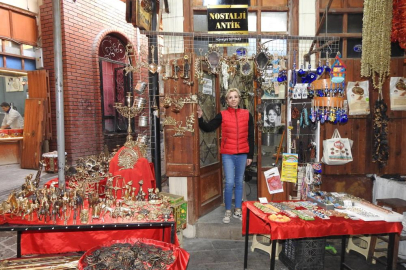 Antikacı kadın baba mirasını yaşatıyor!