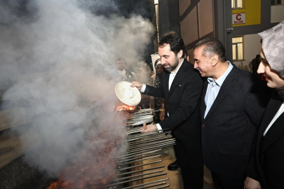 Tahmazoğlu'ndan KYK Kız Yurdunda Sahur Programı