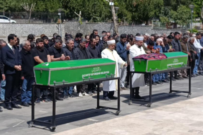 Gaziantep’te  Feci Kazada Ölen Anne-Oğul Son Yolcuğuna Uğurlandı