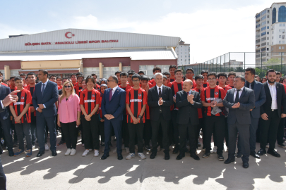 Şahinbey'den, 160 Bin Öğrenciye Gaziantep FK Forması