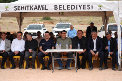 ŞEHİTKAMİL'DEN ÖĞÜMSÖĞÜT’E FUTBOL SAHASI