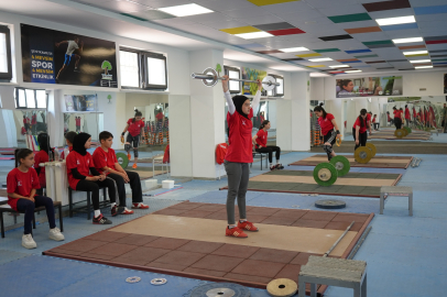 ŞEHİTKAMİL YAZ SPOR AKADEMİSİ BAŞLIYOR