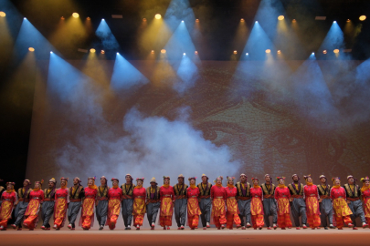 GAZİANTEP'TE ANADOLU MOTİFLERİ DANSA YANSIDI