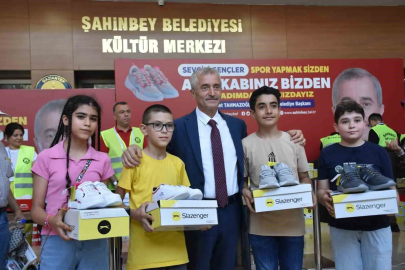 Şahinbey Belediyesi’nden Öğrencilere Karne Hediyesi