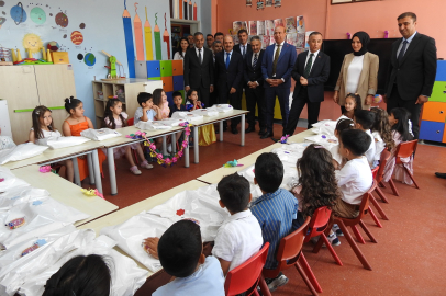 Gaziantep'te 705 Bin Öğrenci Karnesini Aldı